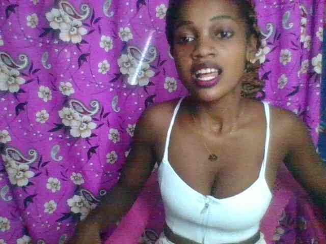 LovelyBlackGirl webcam