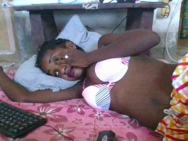 LovelyBlackGirl webcam