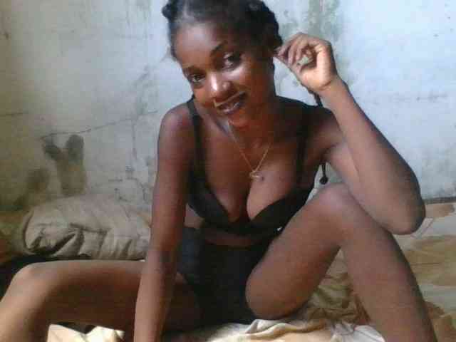 LovelyBlackGirl webcam