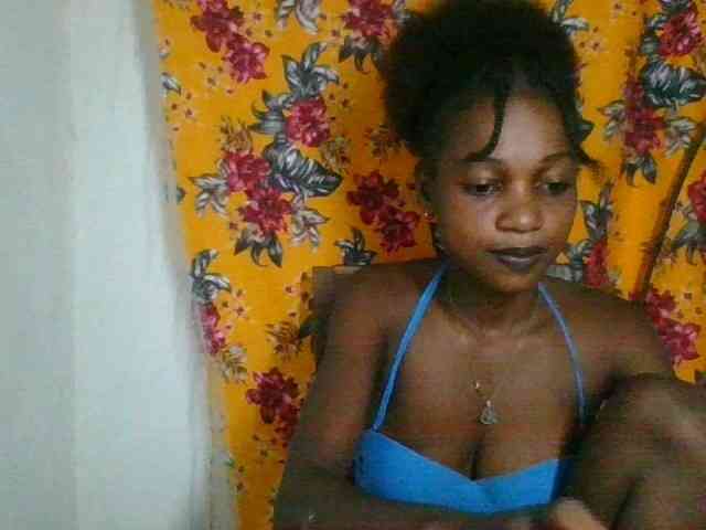 LovelyBlackGirl webcam