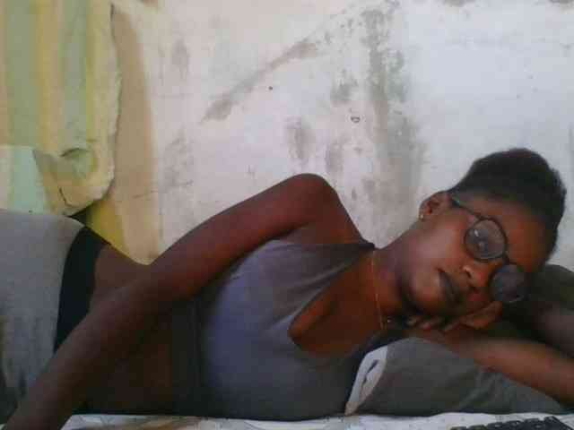 LovelyBlackGirl webcam