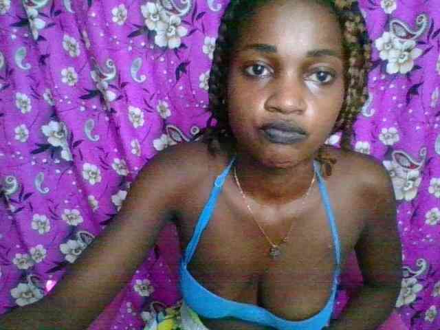 LovelyBlackGirl webcam