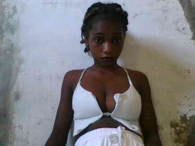 LovelyBlackGirl webcam