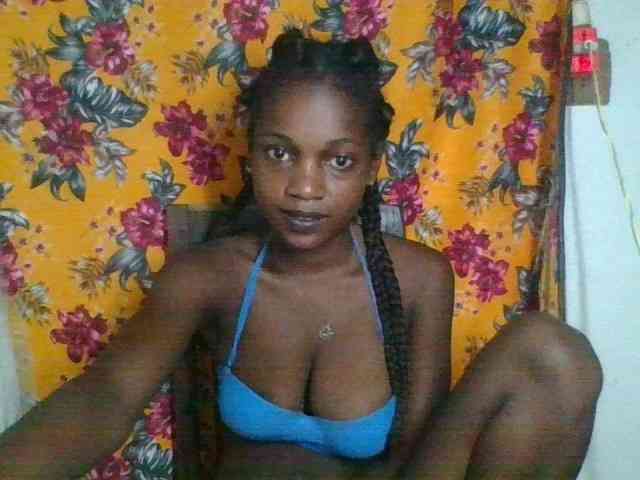 LovelyBlackGirl webcam