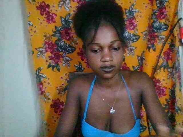 LovelyBlackGirl webcam