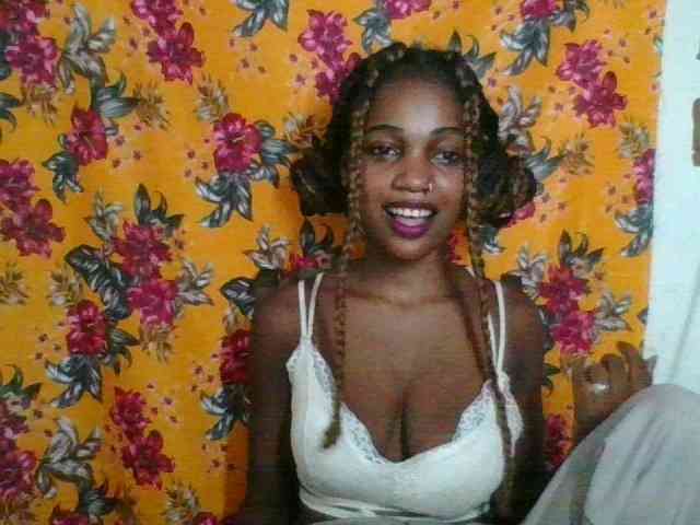 LovelyBlackGirl webcam