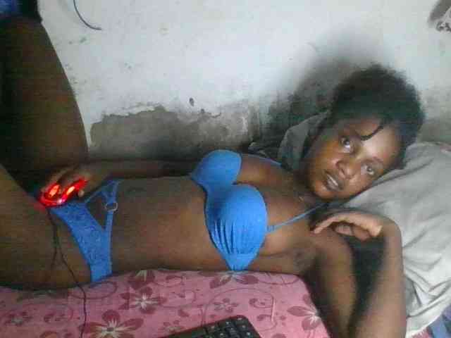 LovelyBlackGirl webcam