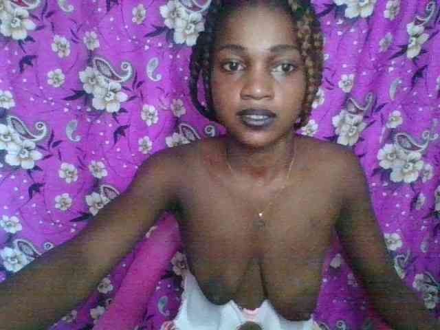 LovelyBlackGirl webcam