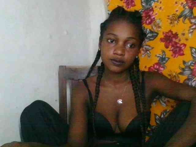 LovelyBlackGirl webcam