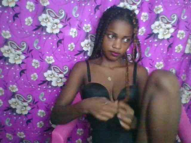 LovelyBlackGirl webcam