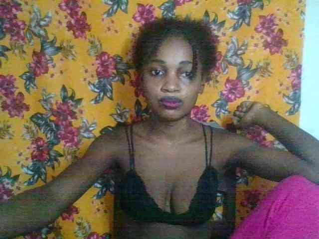 LovelyBlackGirl webcam