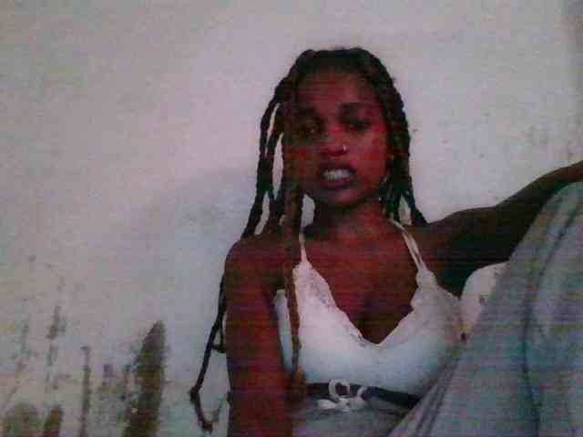 LovelyBlackGirl webcam