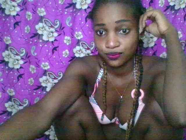 LovelyBlackGirl webcam