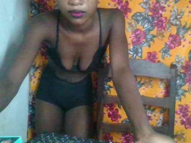 LovelyBlackGirl webcam