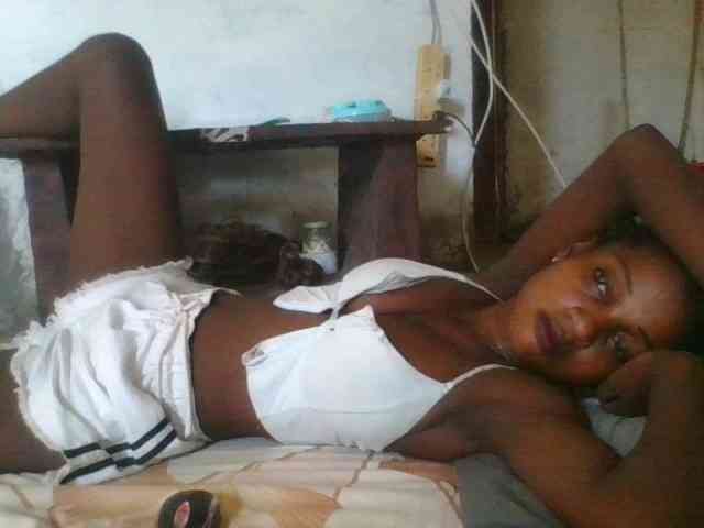 LovelyBlackGirl webcam