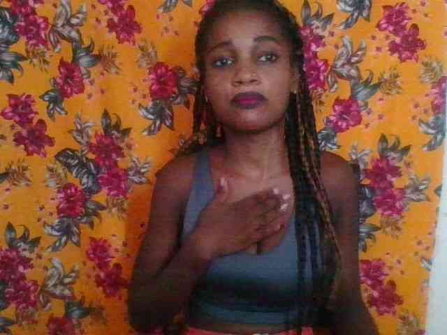 LovelyBlackGirl webcam