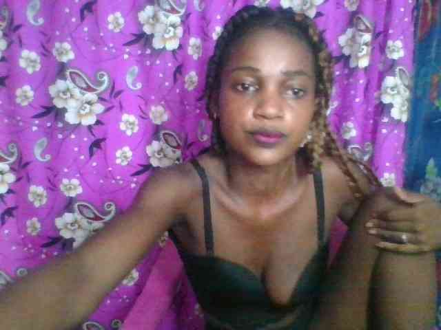 LovelyBlackGirl webcam