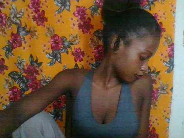 LovelyBlackGirl webcam