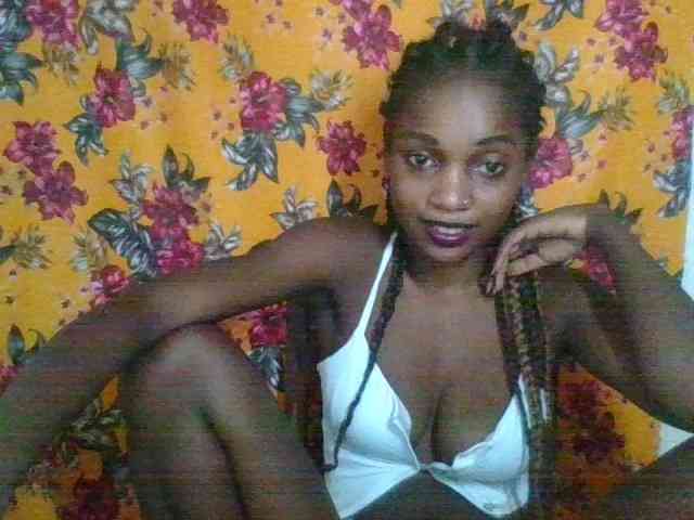 LovelyBlackGirl webcam