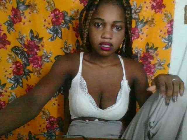 LovelyBlackGirl webcam