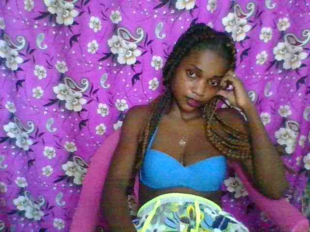 LovelyBlackGirl webcam