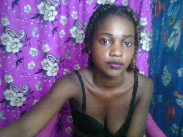 LovelyBlackGirl webcam