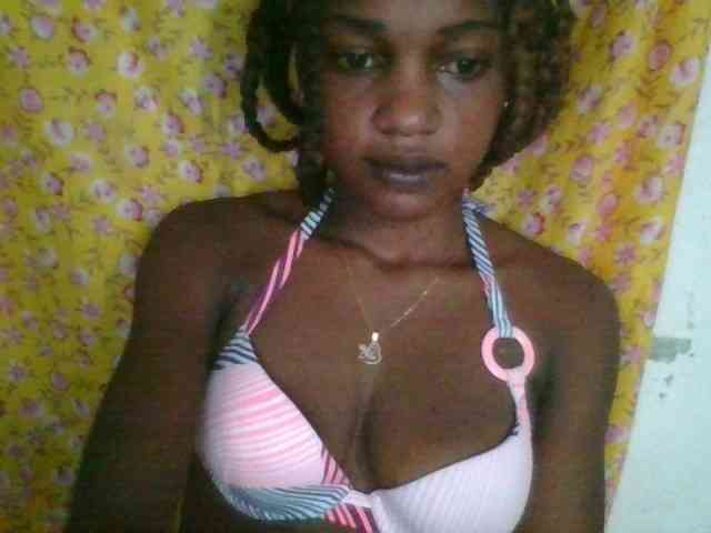 LovelyBlackGirl webcam