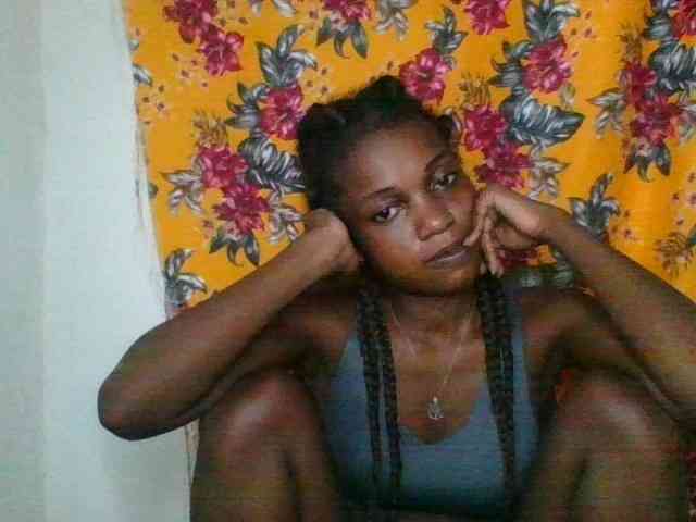 LovelyBlackGirl webcam