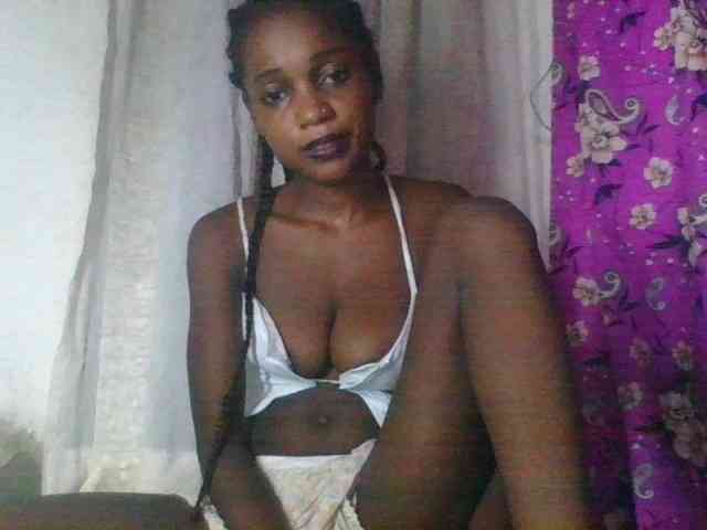 LovelyBlackGirl webcam