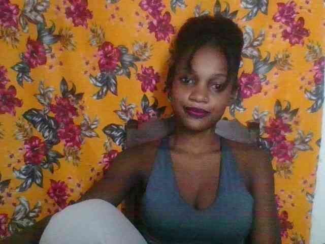 LovelyBlackGirl webcam