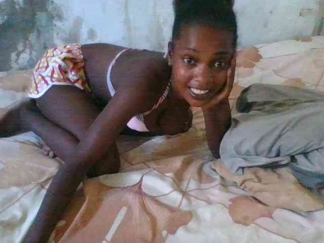 LovelyBlackGirl webcam