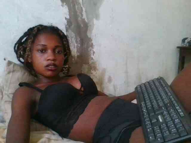 LovelyBlackGirl webcam