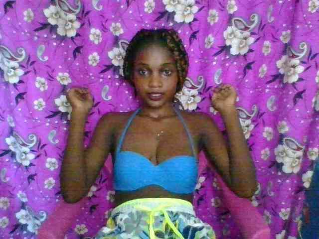 LovelyBlackGirl webcam