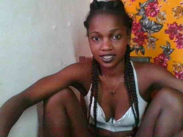 LovelyBlackGirl webcam