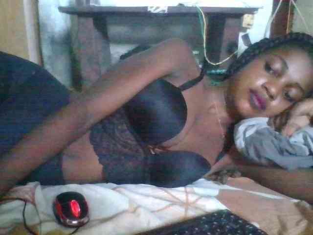 LovelyBlackGirl webcam