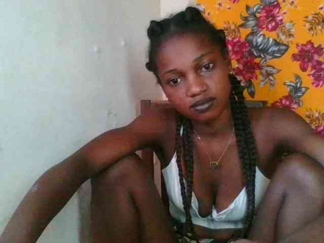 LovelyBlackGirl webcam