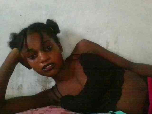 LovelyBlackGirl webcam