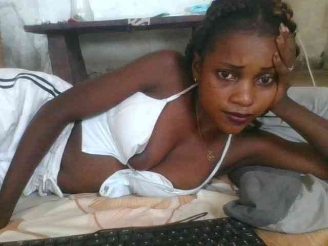 LovelyBlackGirl webcam