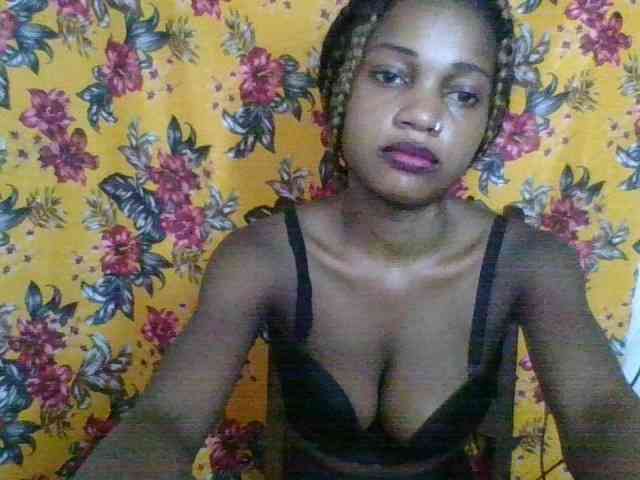 LovelyBlackGirl webcam