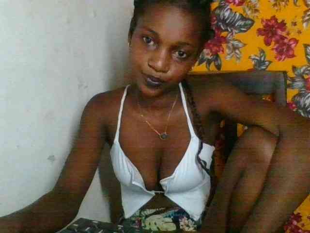 LovelyBlackGirl webcam