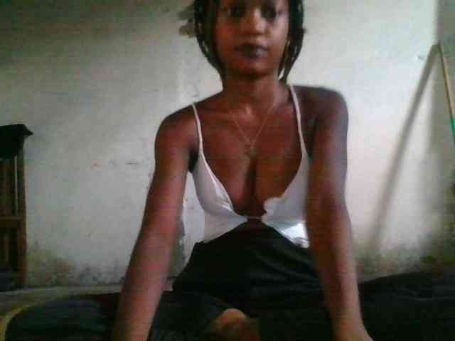 LovelyBlackGirl webcam