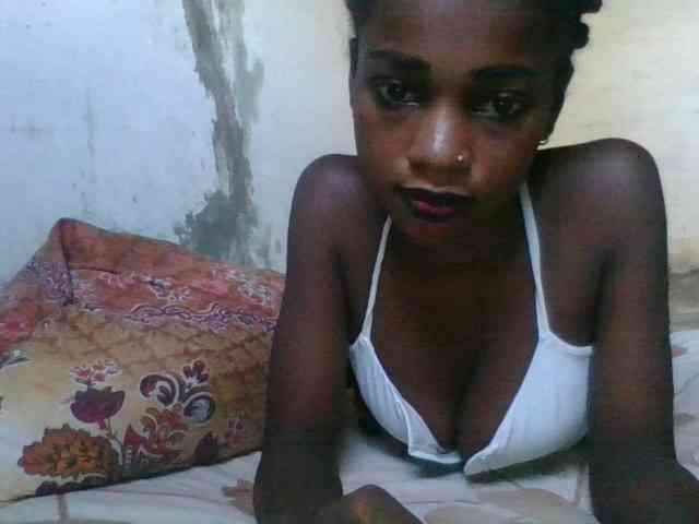 LovelyBlackGirl webcam