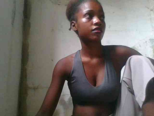 LovelyBlackGirl webcam