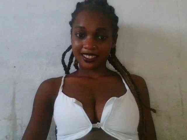 LovelyBlackGirl webcam