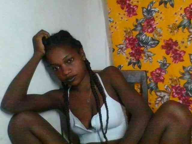 LovelyBlackGirl webcam