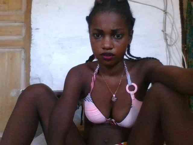 LovelyBlackGirl webcam