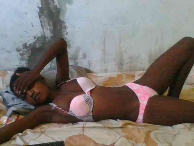 LovelyBlackGirl webcam