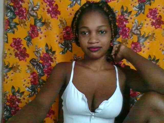 LovelyBlackGirl webcam