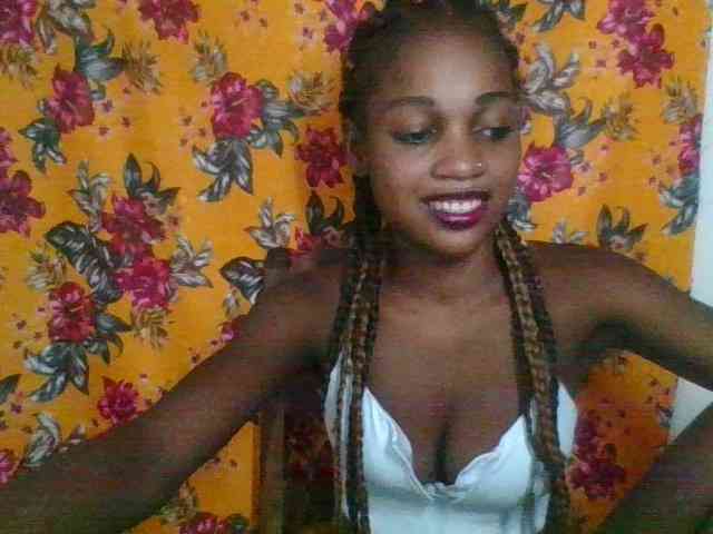 LovelyBlackGirl webcam