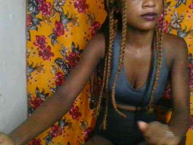 LovelyBlackGirl webcam